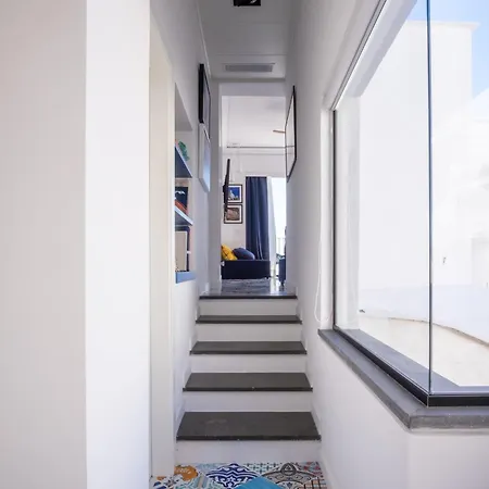Domus *